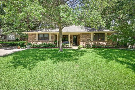 113 NE Rosamond Street Burleson TX 76028