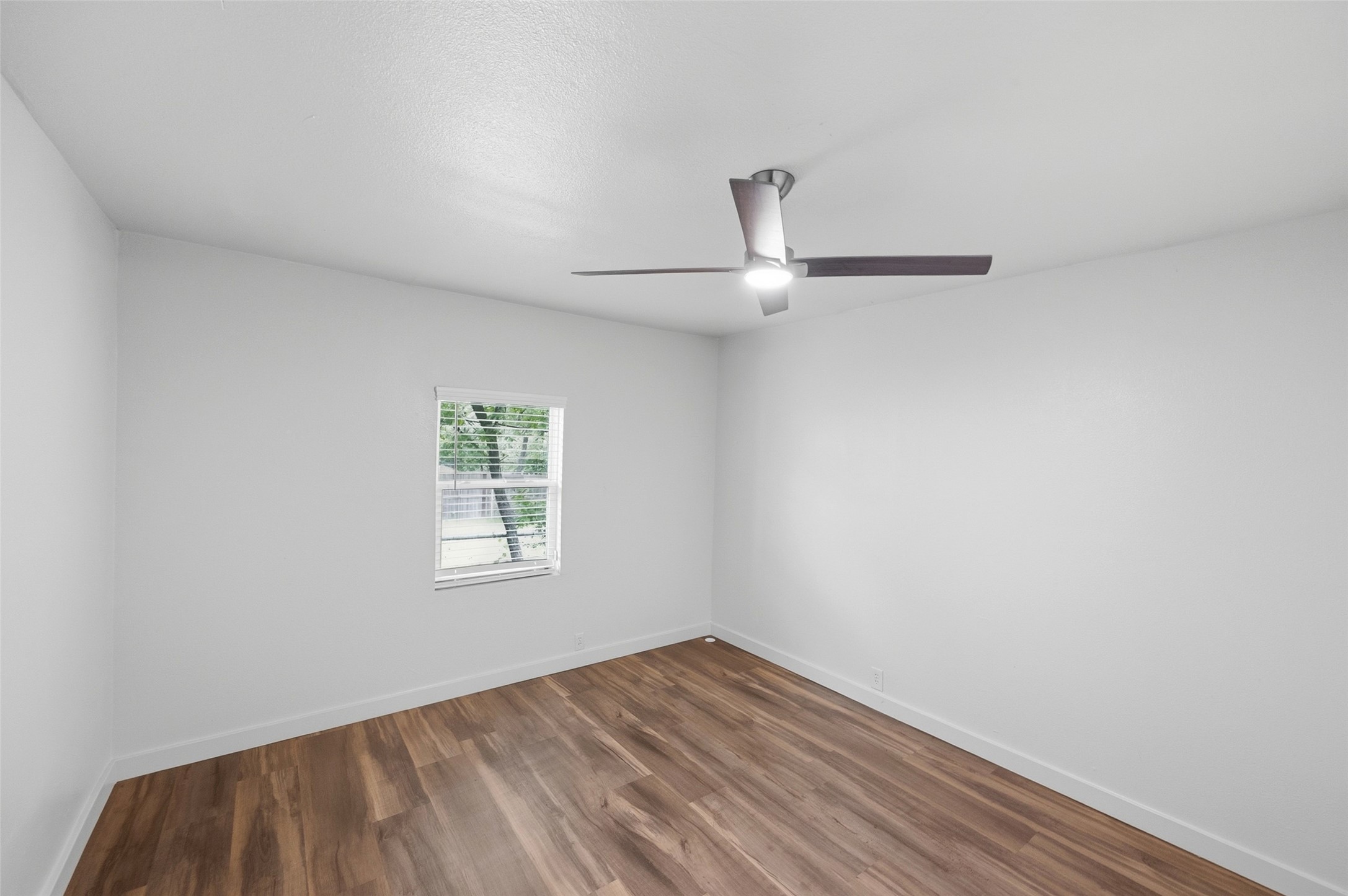 5525 Goodman Avenue Fort Worth TX 76107