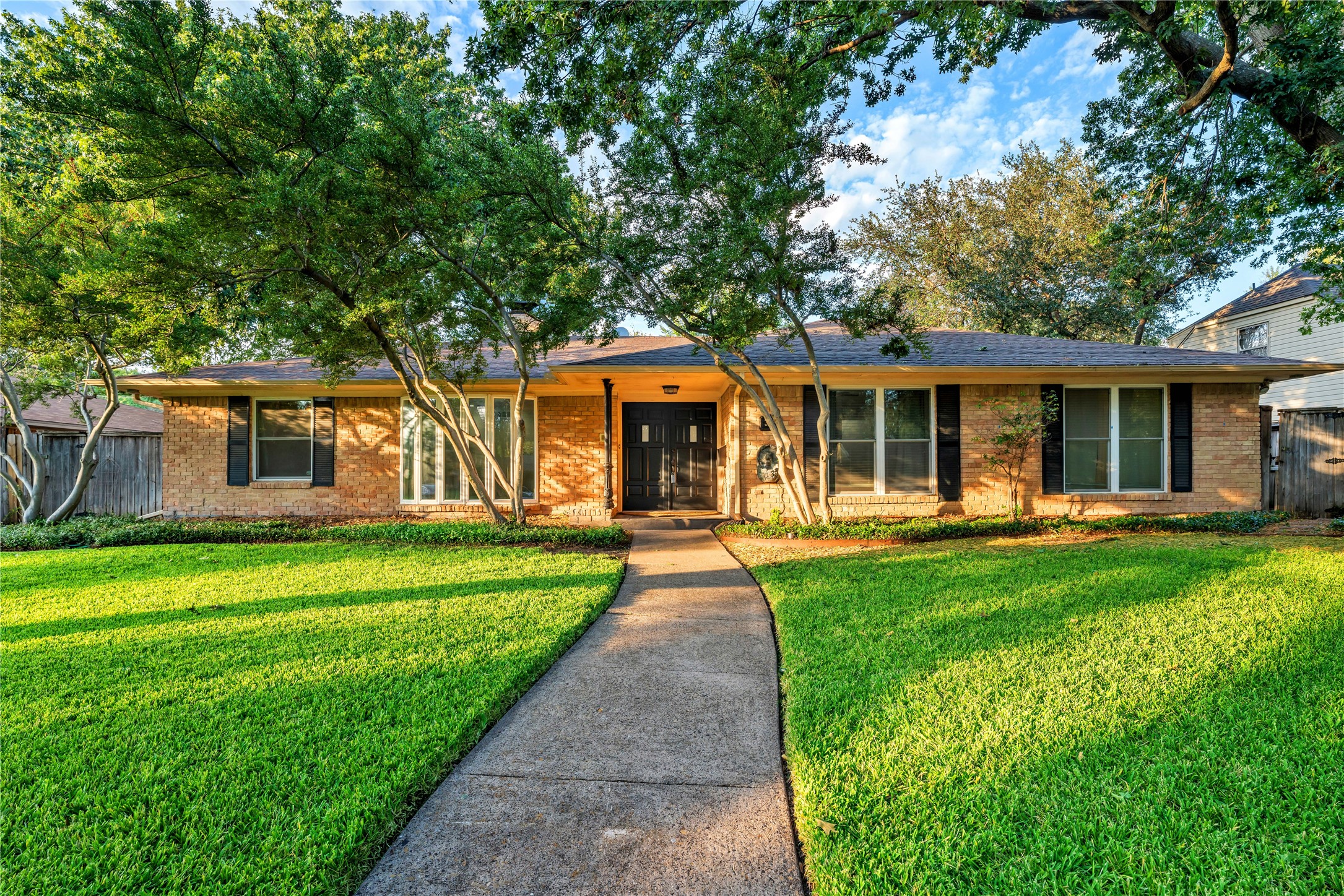 3217 Galahad Drive Dallas TX 75229