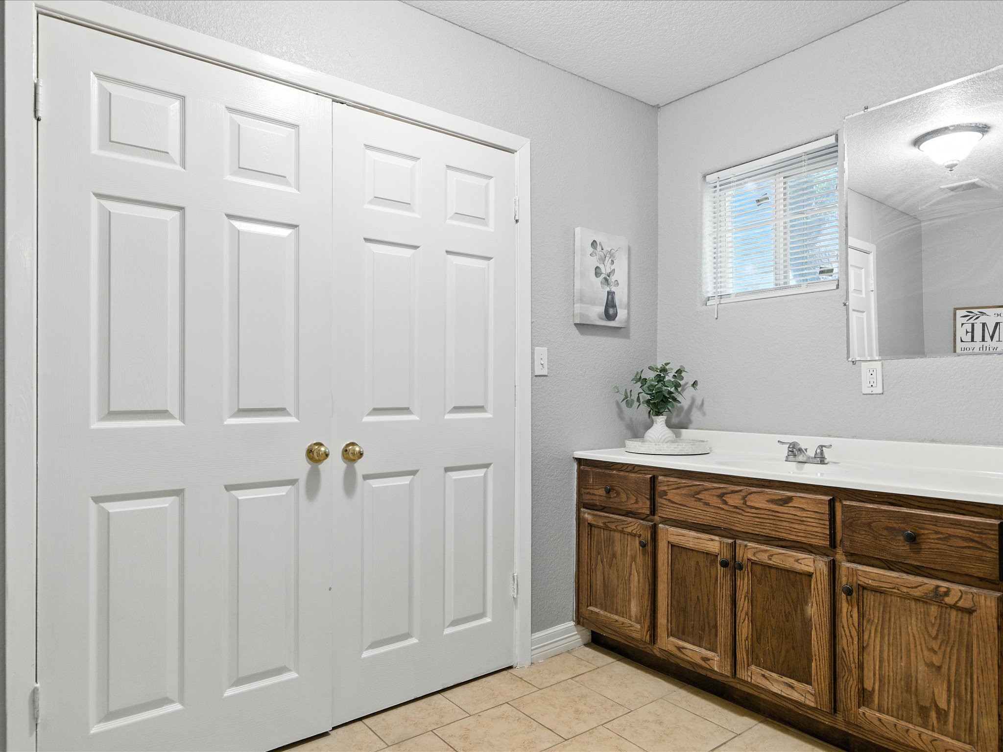 5720 Frisco Avenue Forest Hill TX 76119