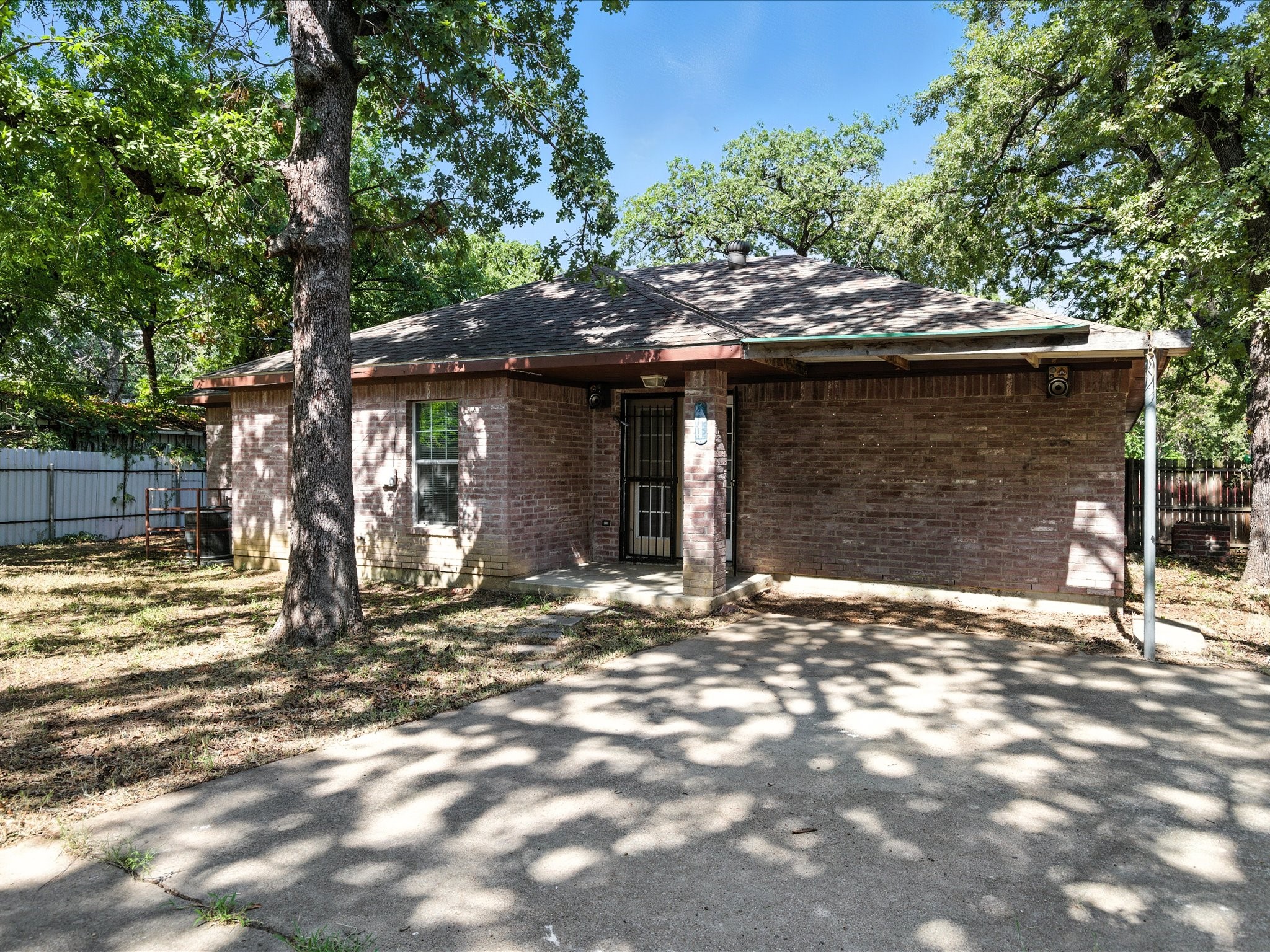 5720 Frisco Avenue Forest Hill TX 76119
