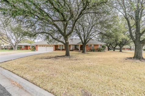 4601 Holiday Lane E North Richland Hills TX 76180