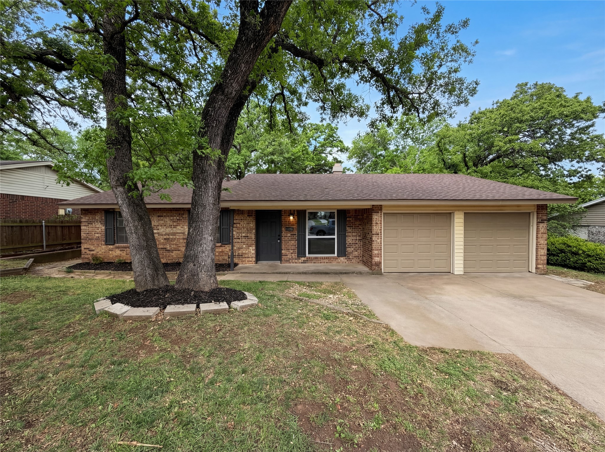 1023 N Lucas Drive Grapevine TX 76051