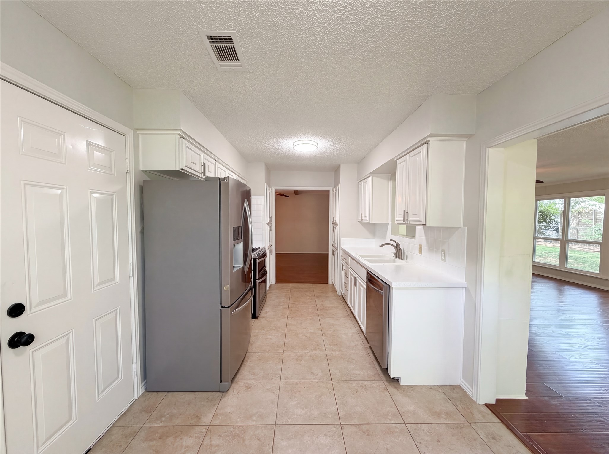1023 N Lucas Drive Grapevine TX 76051