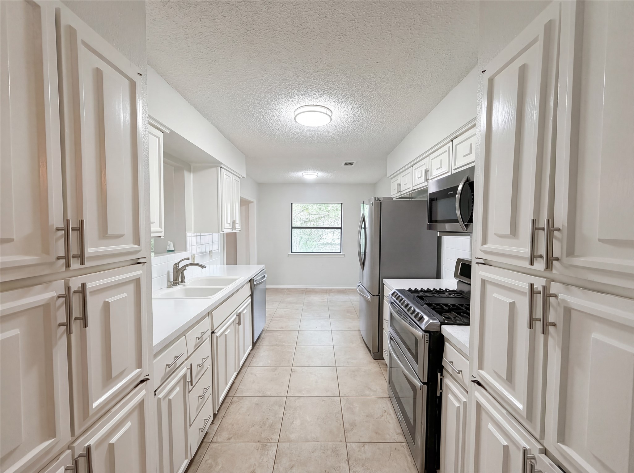 1023 N Lucas Drive Grapevine TX 76051