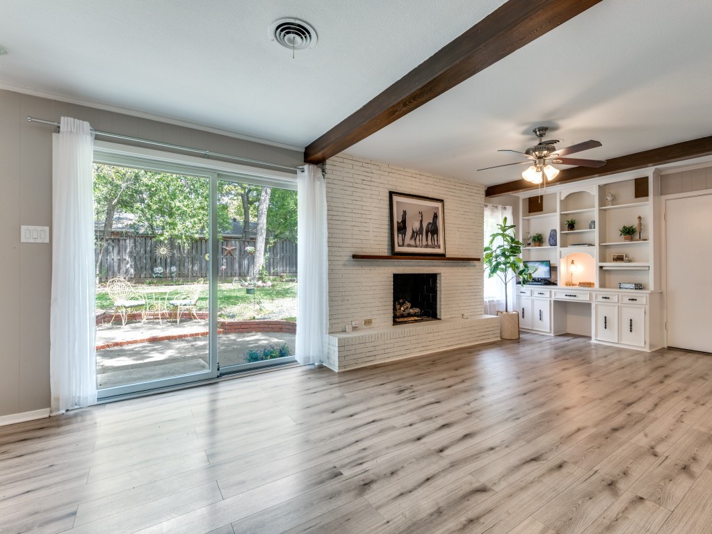 712 Joanna Drive Hurst TX 76053