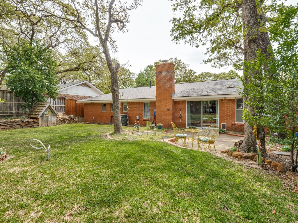 712 Joanna Drive Hurst TX 76053