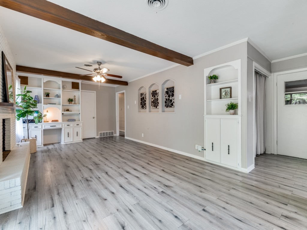 712 Joanna Drive Hurst TX 76053