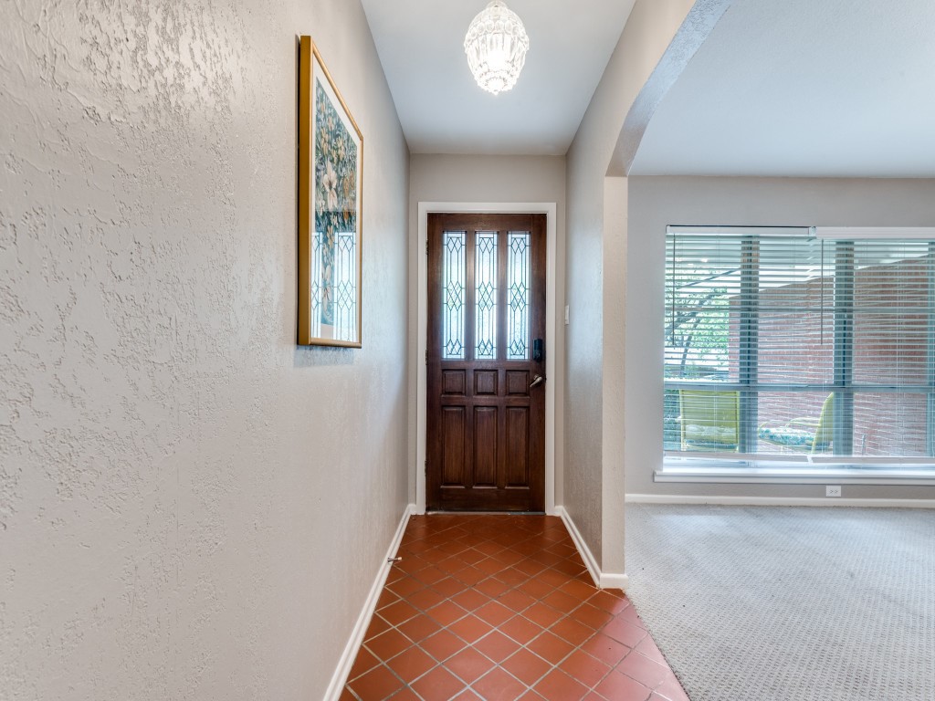 712 Joanna Drive Hurst TX 76053