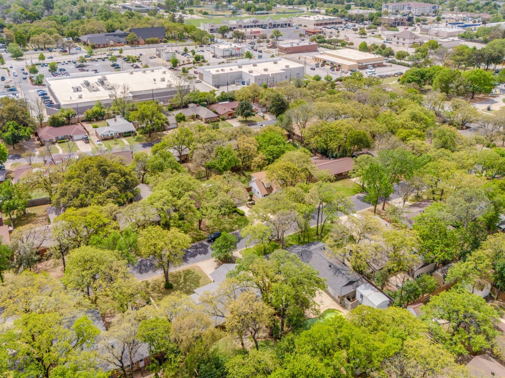 712 Joanna Drive Hurst TX 76053