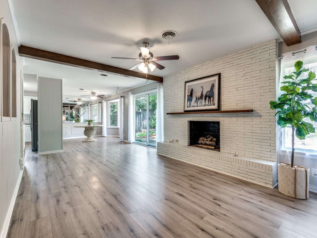 712 Joanna Drive Hurst TX 76053