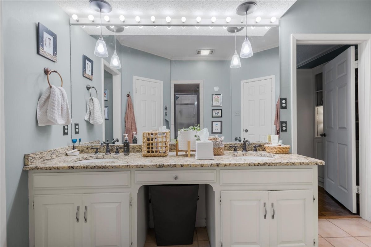 5911 Foxcroft Road Tyler TX 75703