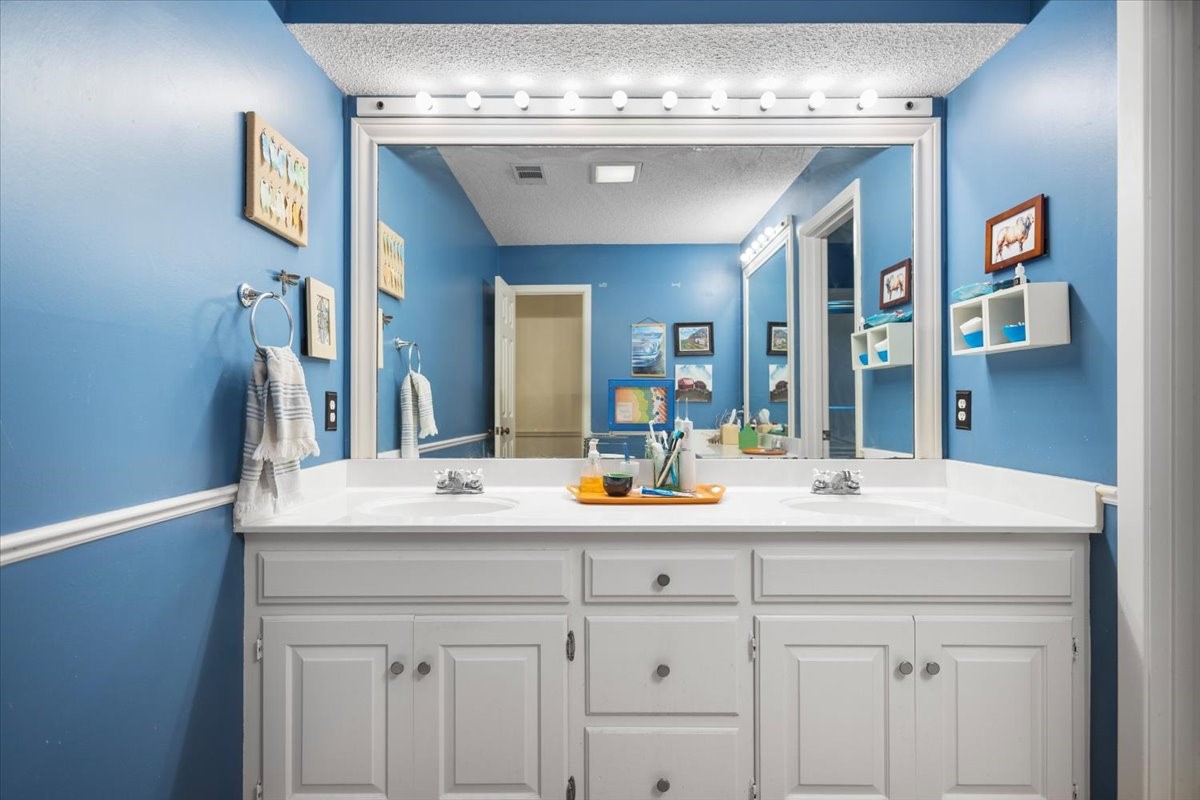 5911 Foxcroft Road Tyler TX 75703