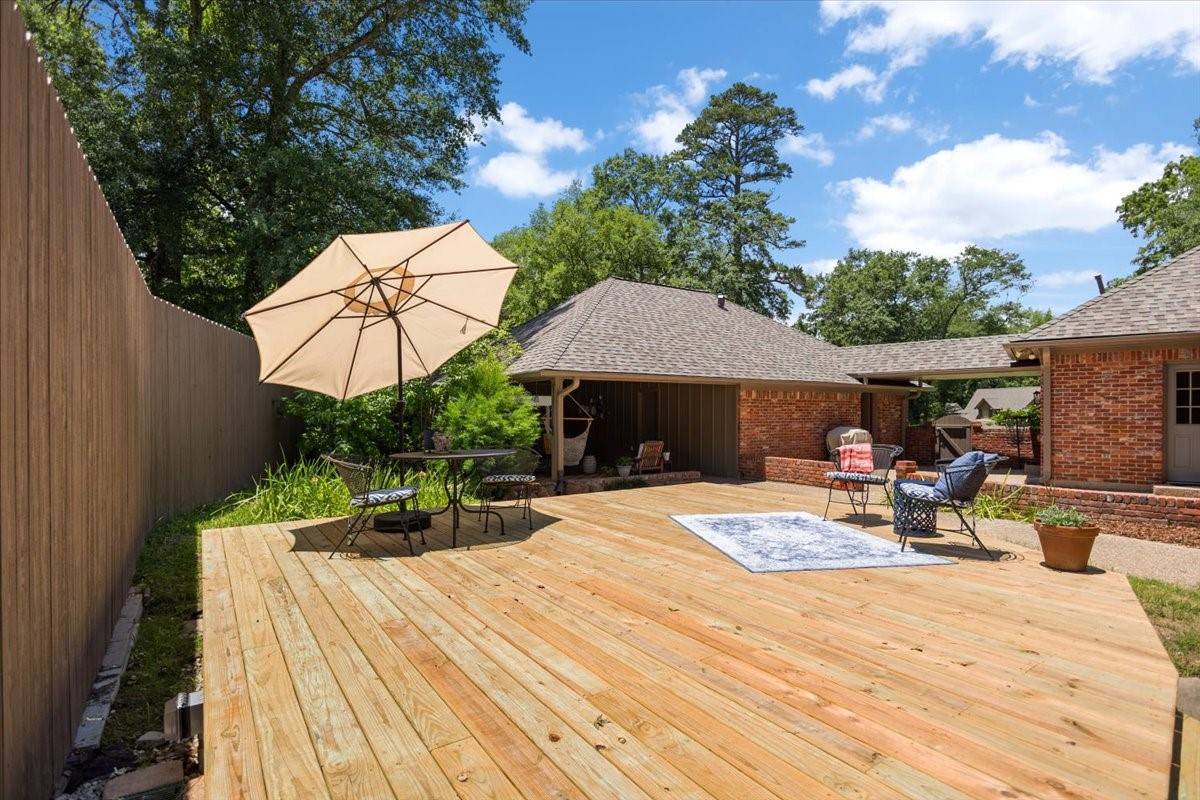5911 Foxcroft Road Tyler TX 75703