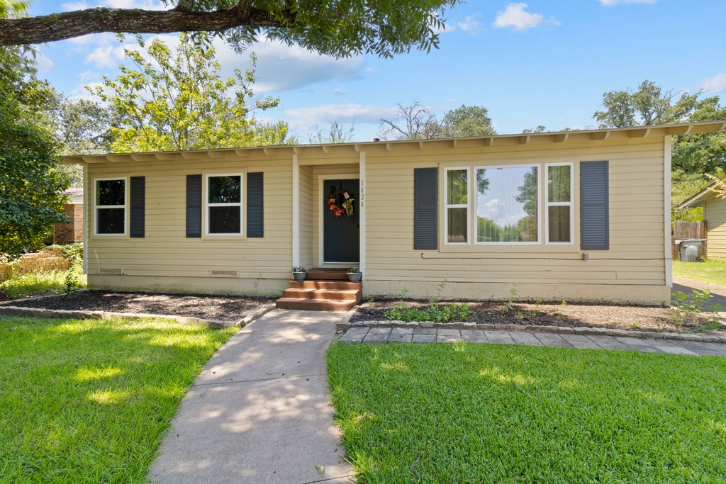 1424 Bowie Drive Corsicana TX 75110