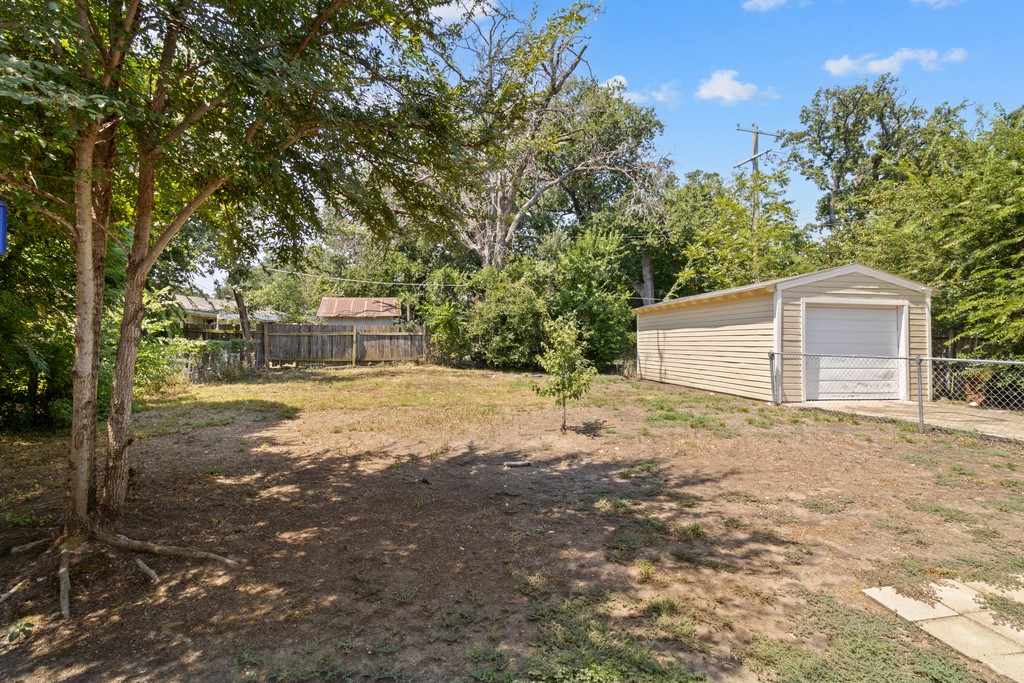 1424 Bowie Drive Corsicana TX 75110