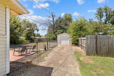 1424 Bowie Drive Corsicana TX 75110