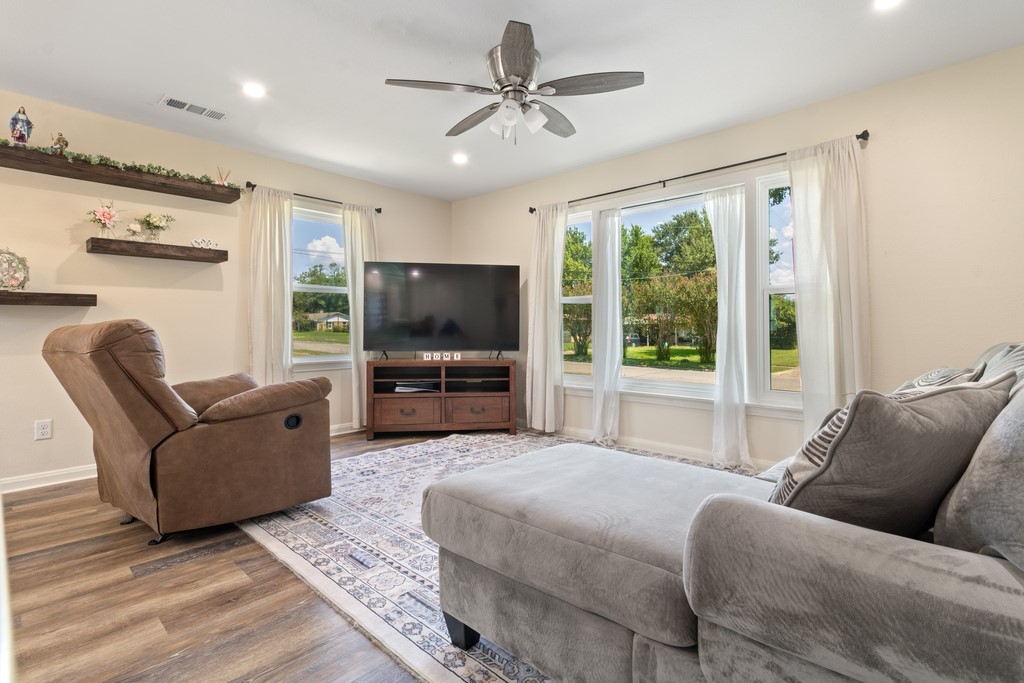 1424 Bowie Drive Corsicana TX 75110