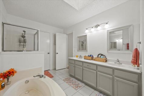 4017 Cherryhill Court Arlington TX 76016