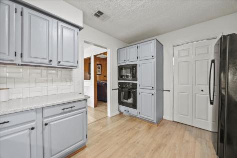 4017 Cherryhill Court Arlington TX 76016