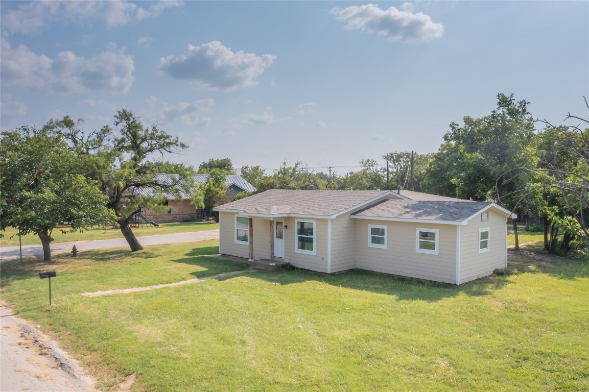 901 N Live Oak Street Breckenridge TX 76424