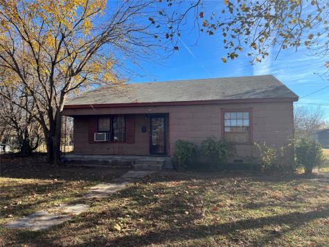 407 10th Street Nocona TX 76255