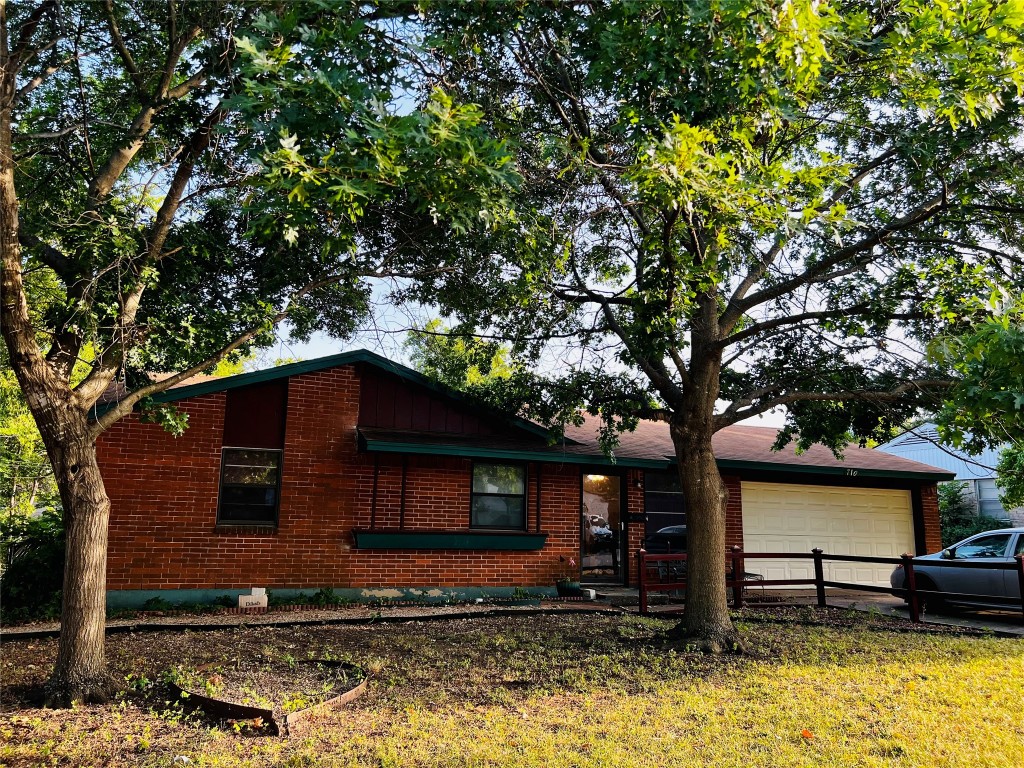 710 Thrush Avenue Duncanville TX 75116