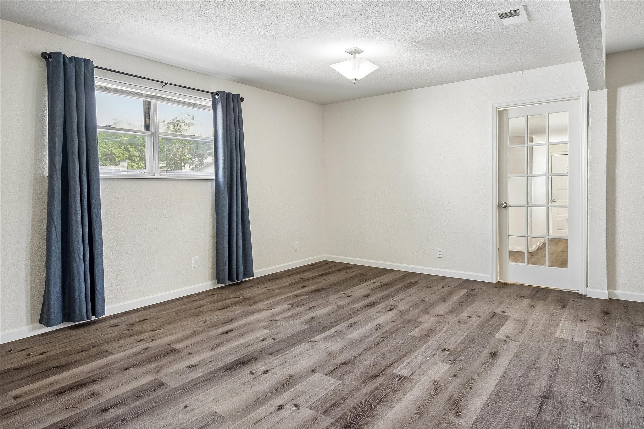 108 Reaves Lane Hurst TX 76053