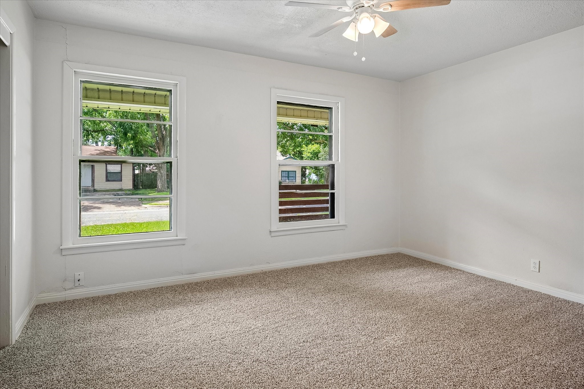 108 Reaves Lane Hurst TX 76053
