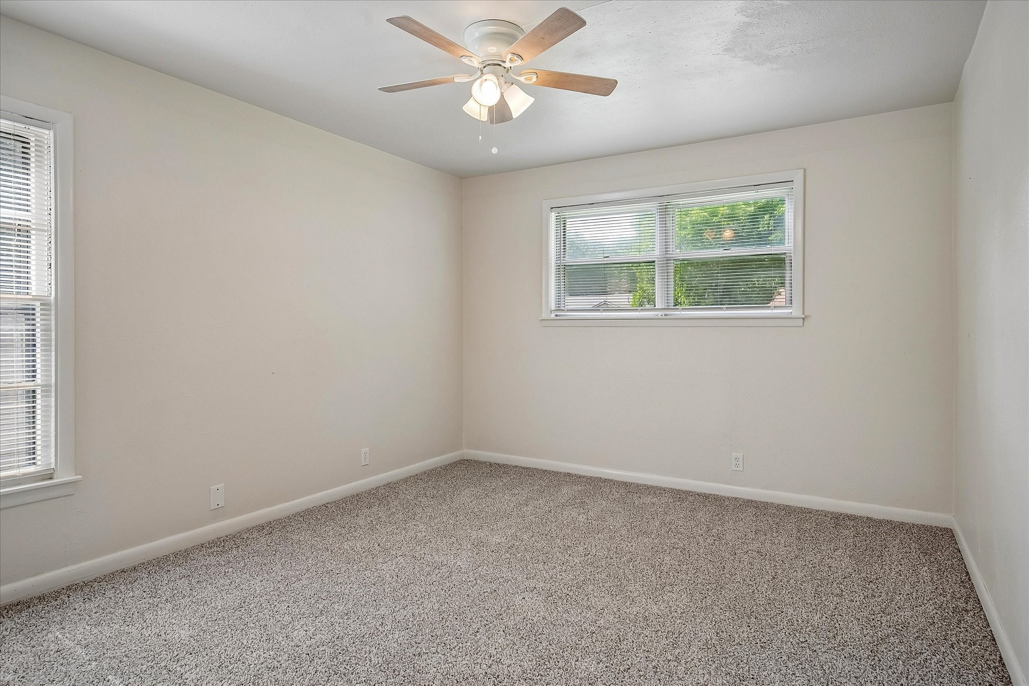 108 Reaves Lane Hurst TX 76053