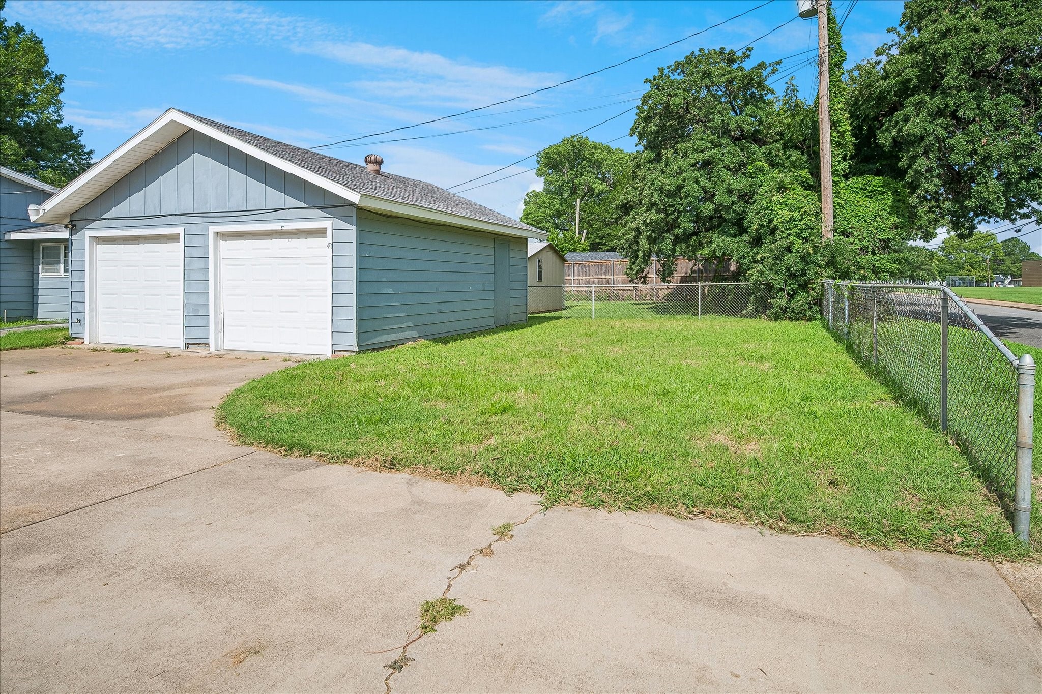 108 Reaves Lane Hurst TX 76053