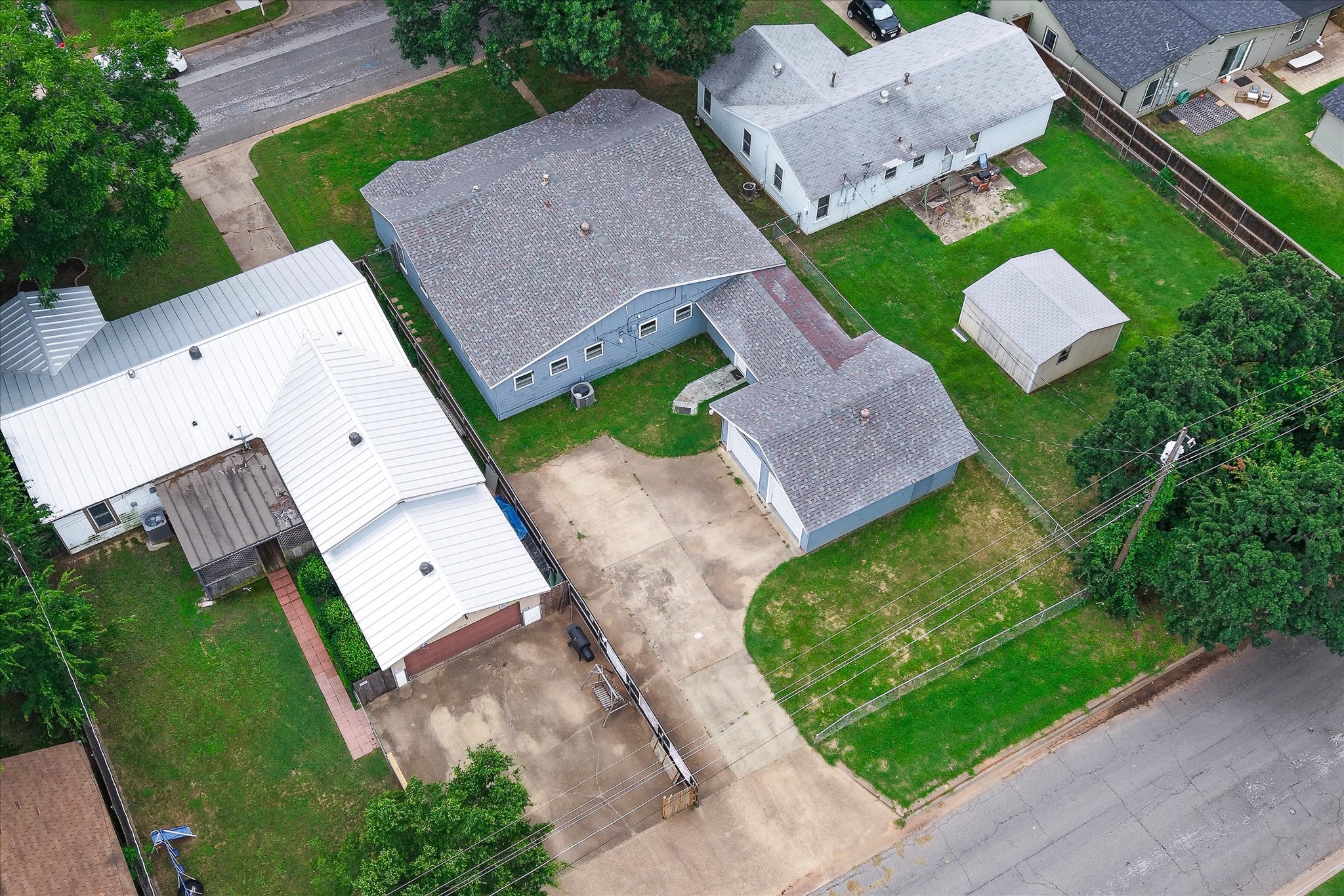 108 Reaves Lane Hurst TX 76053