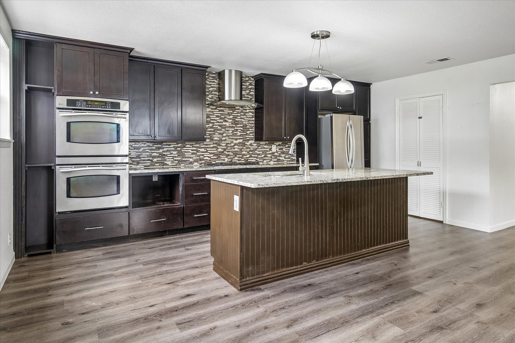 108 Reaves Lane Hurst TX 76053