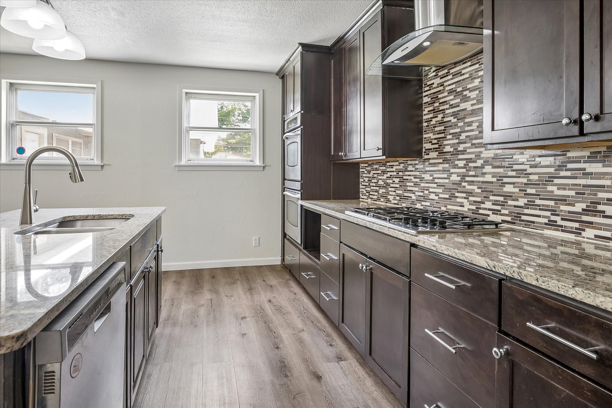 108 Reaves Lane Hurst TX 76053