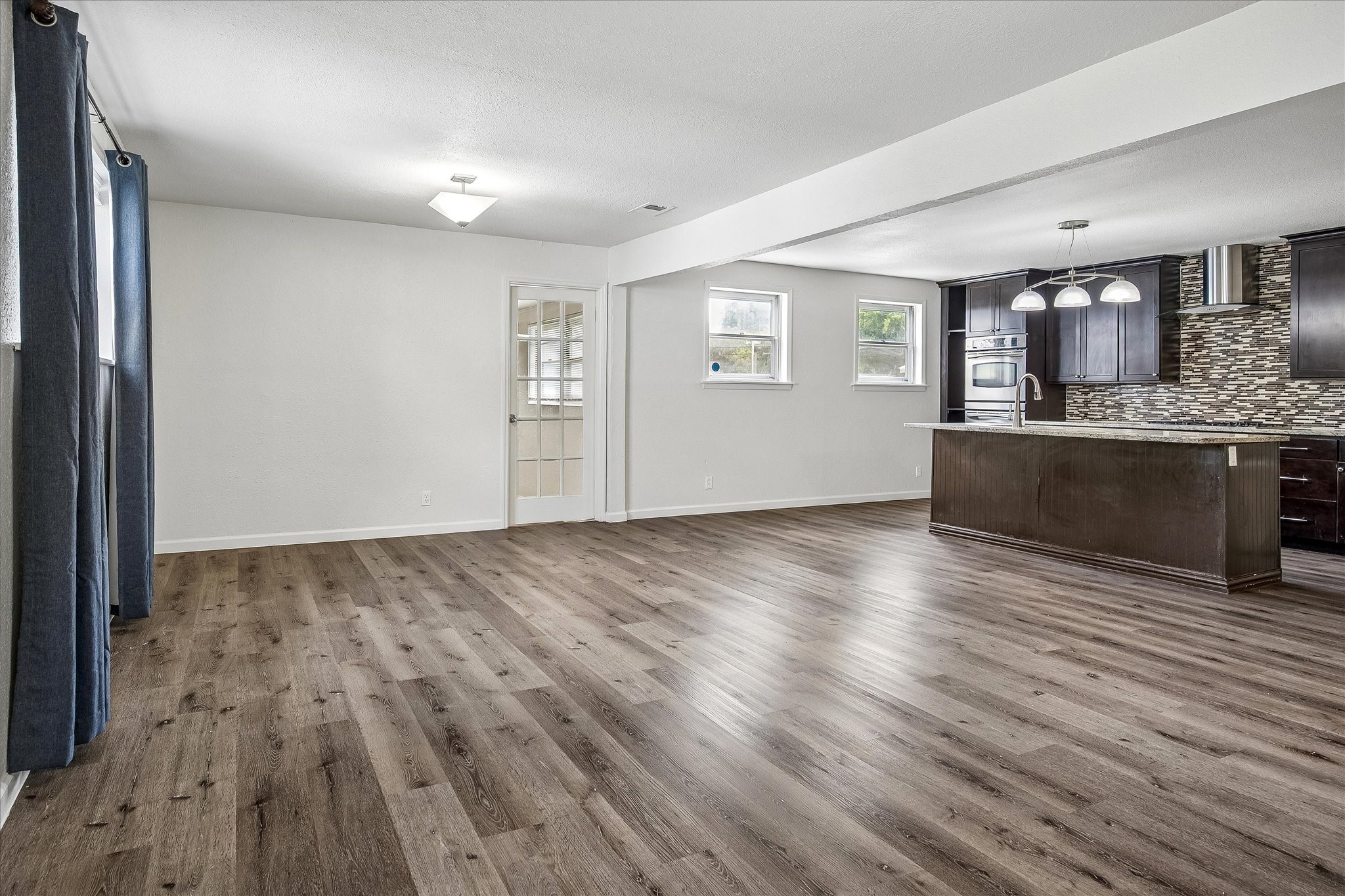 108 Reaves Lane Hurst TX 76053
