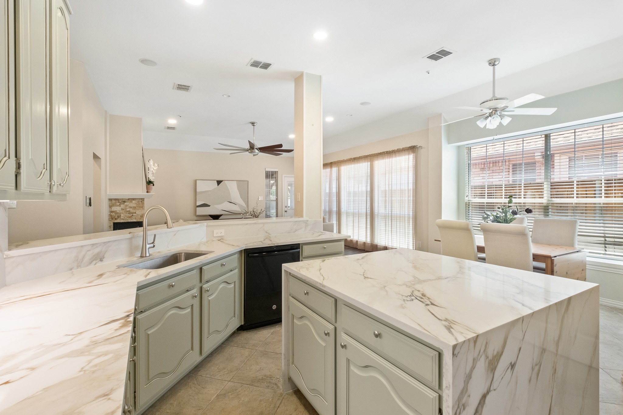 3784 Lakeway Court Addison TX 75001