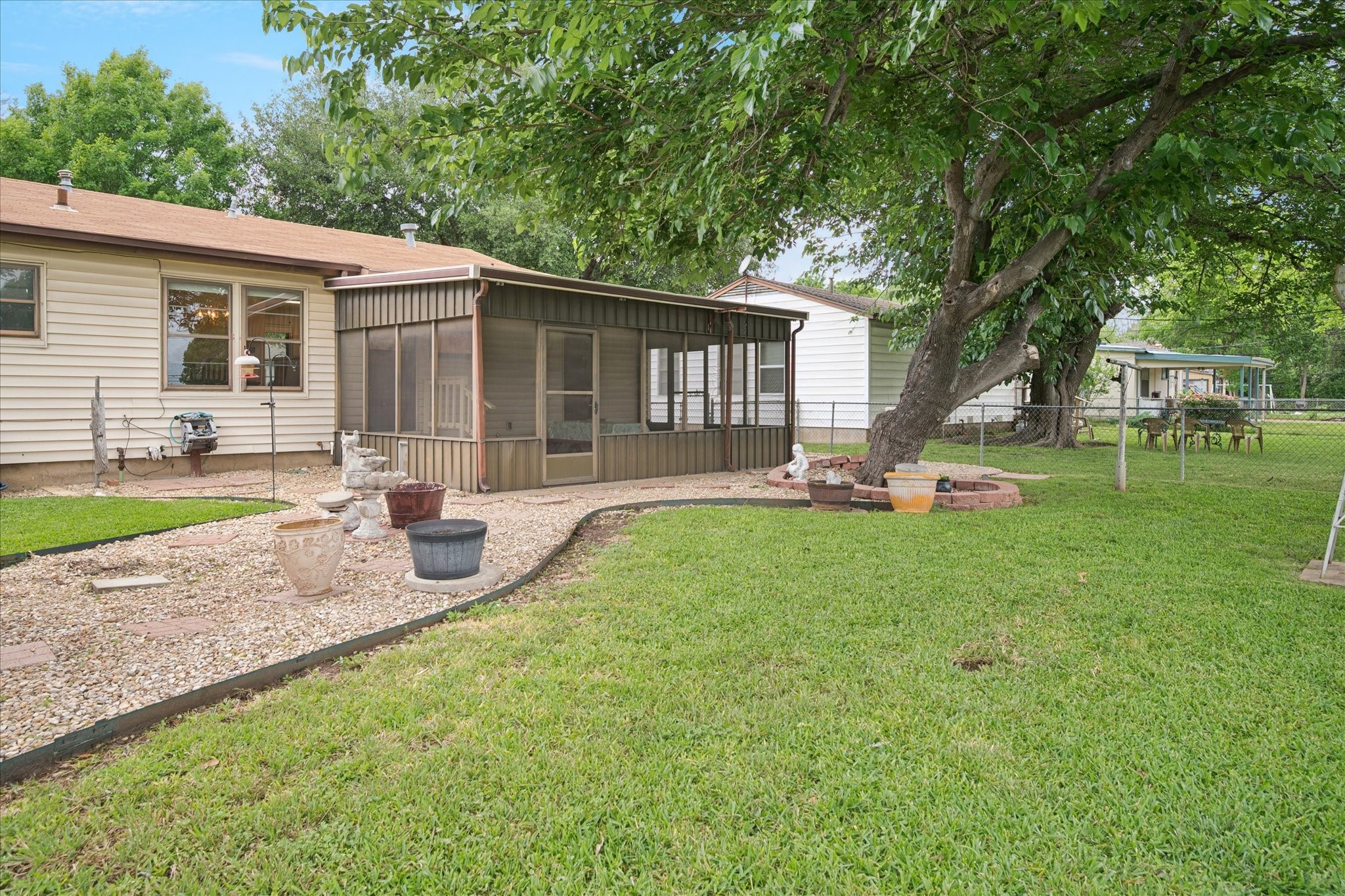 654 Milton Street Lewisville TX 75057