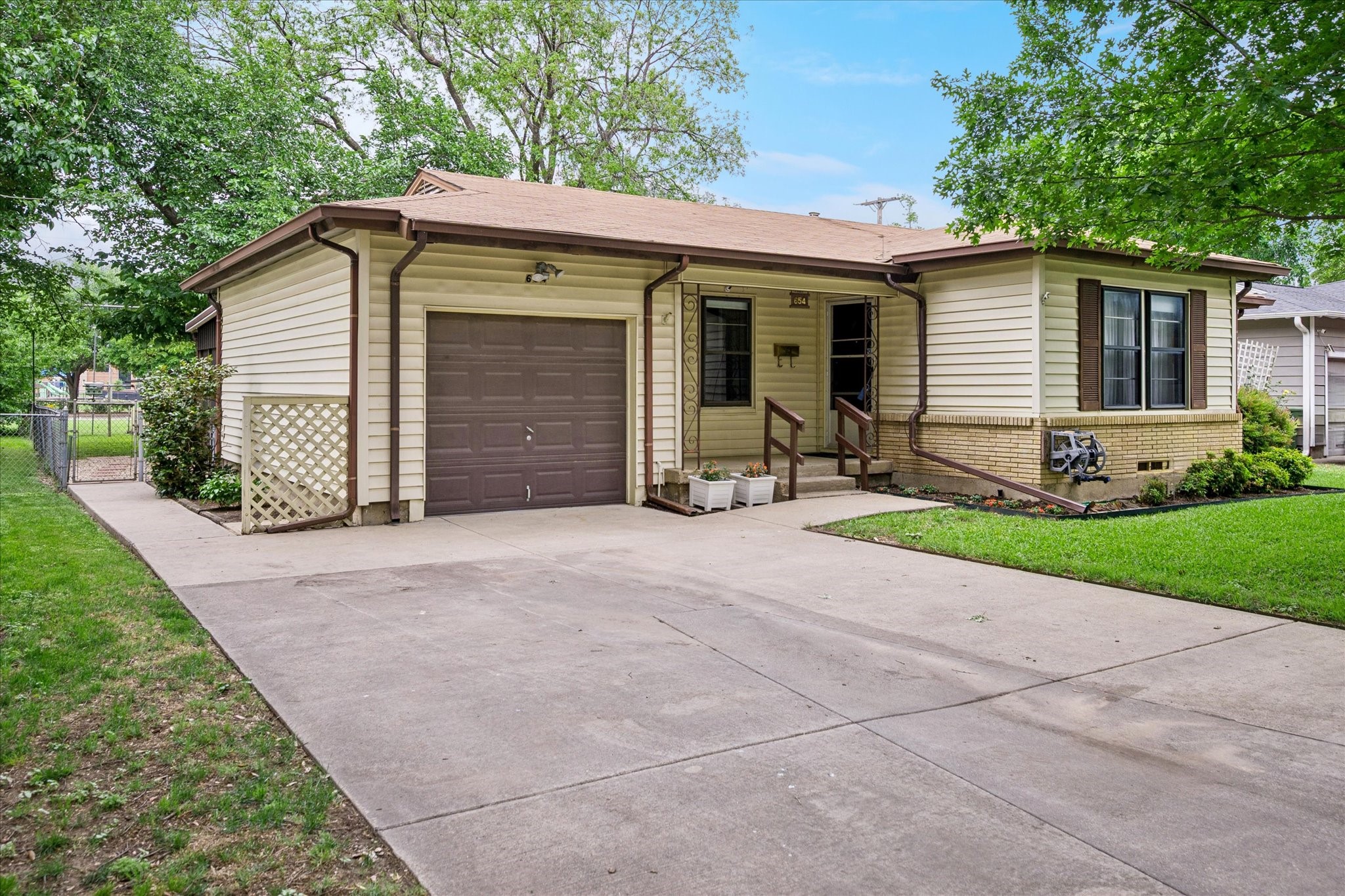 654 Milton Street Lewisville TX 75057