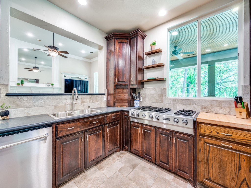 199 Pecan Crossing Court Gunter TX 75058