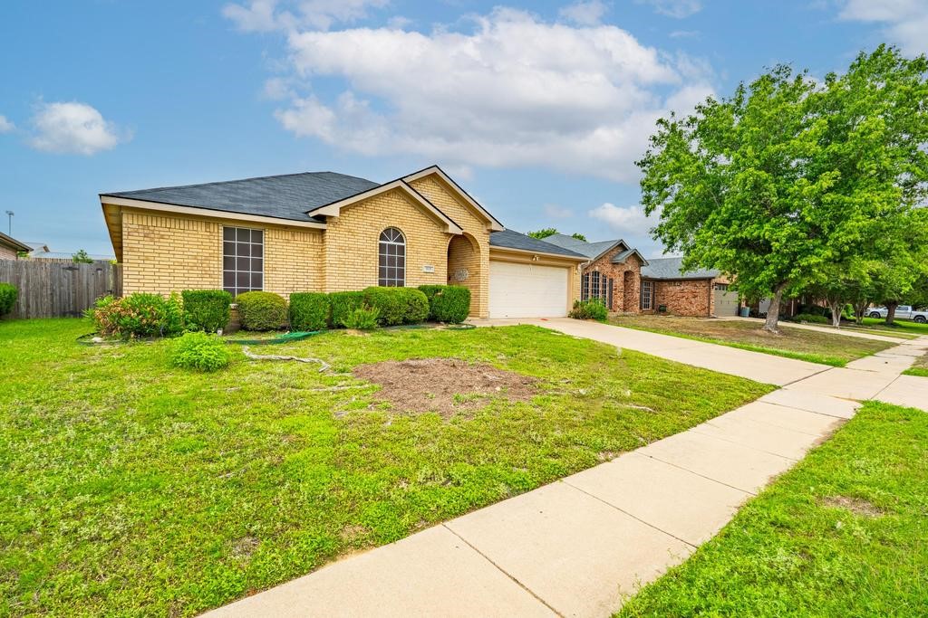 1028 Cedar Ridge Lane Burleson TX 76028