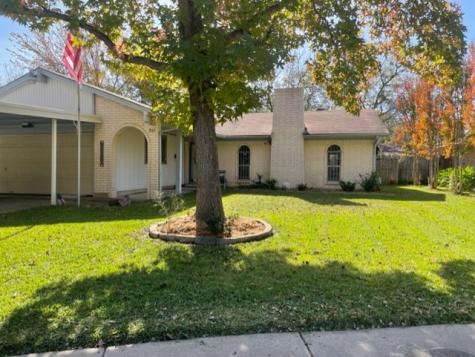 805 La Cresta Court Grand Prairie TX 75052