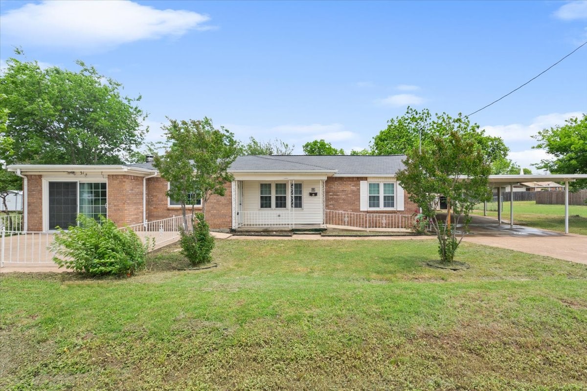 310 Garfield Street Mcgregor TX 76657