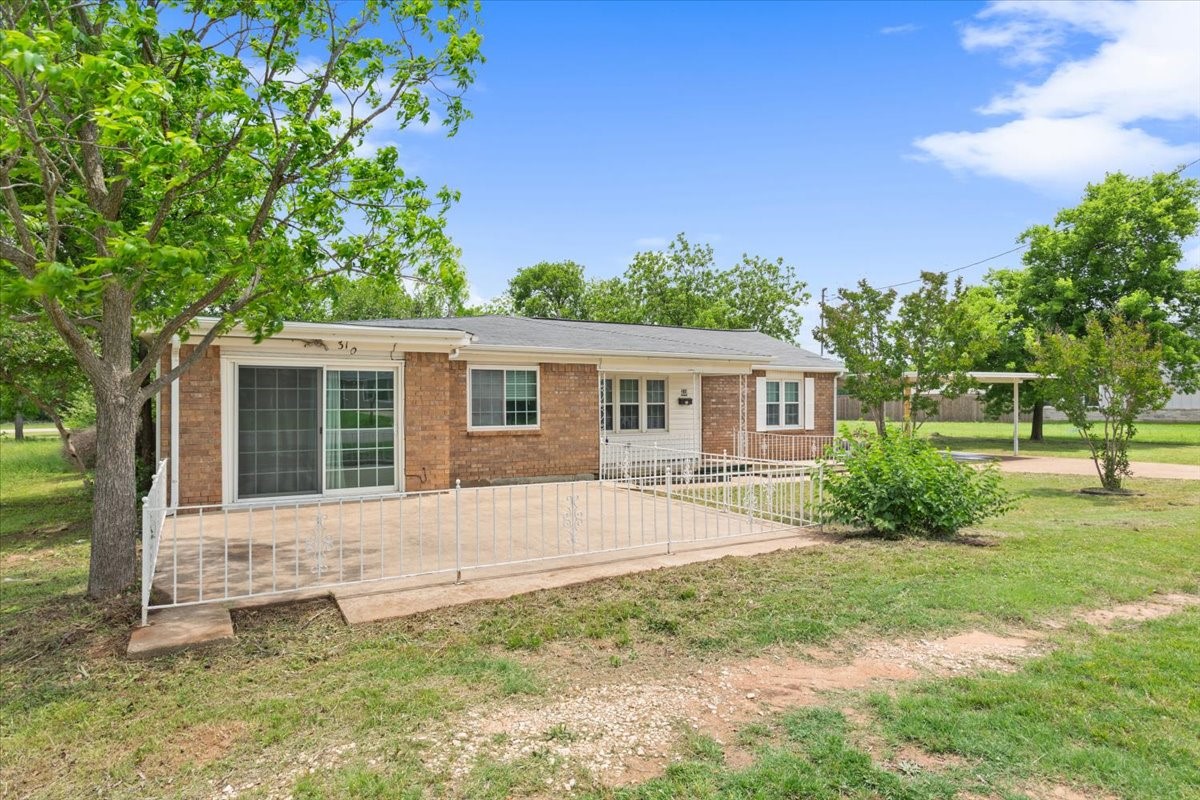 310 Garfield Street Mcgregor TX 76657