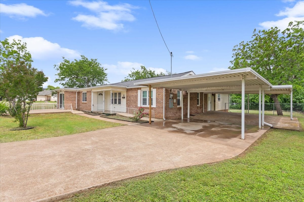 310 Garfield Street Mcgregor TX 76657