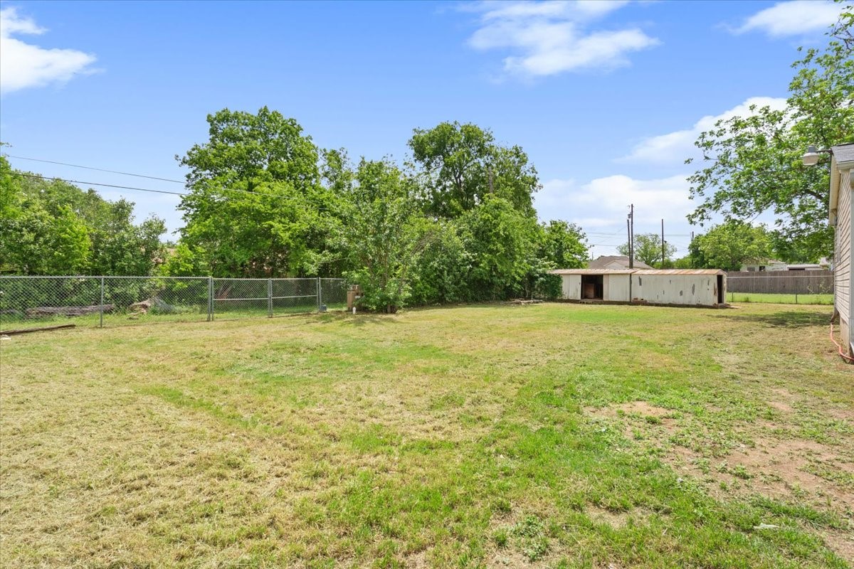 310 Garfield Street Mcgregor TX 76657