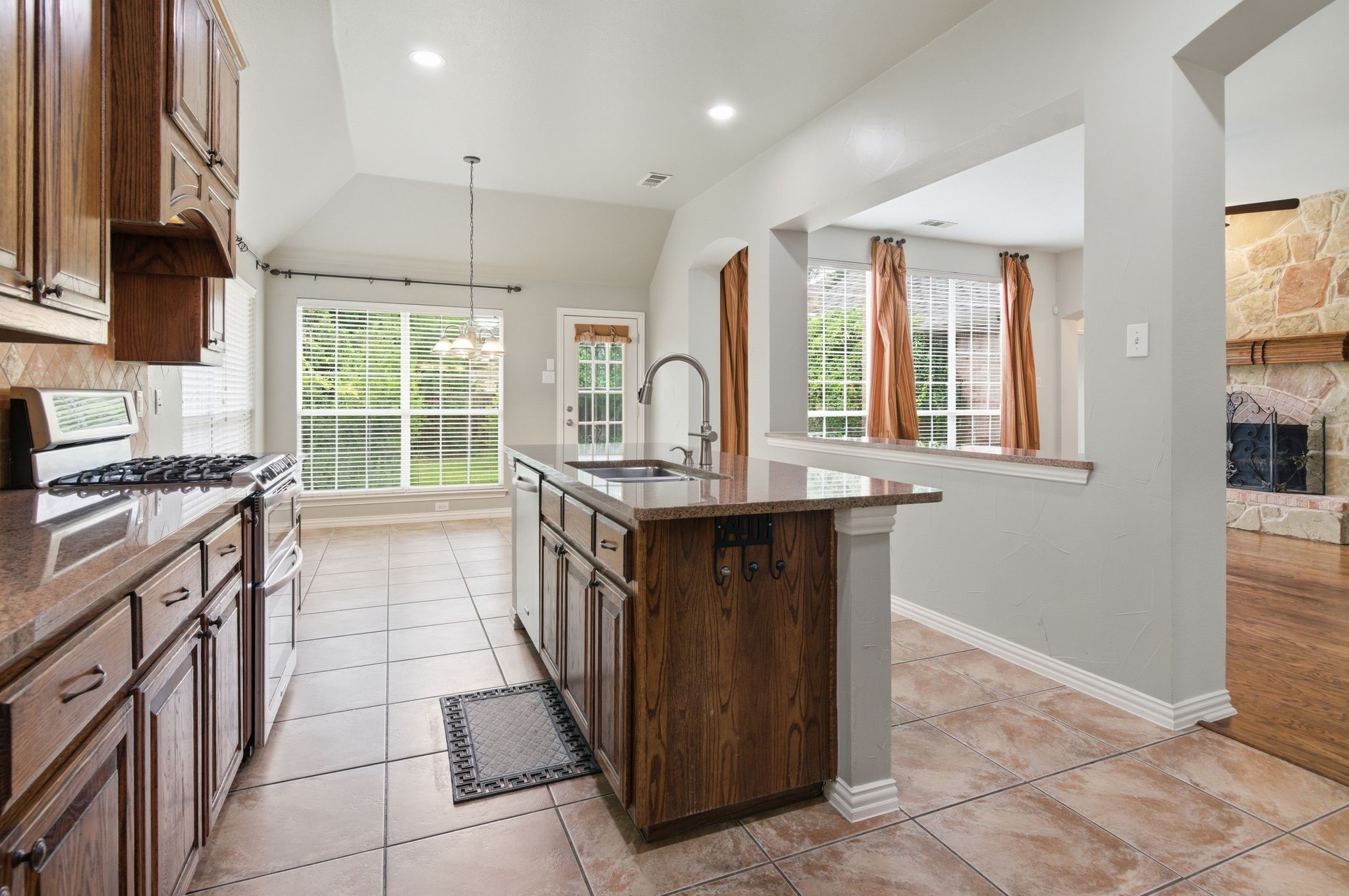 8180 Holliday Road Lantana TX 76226
