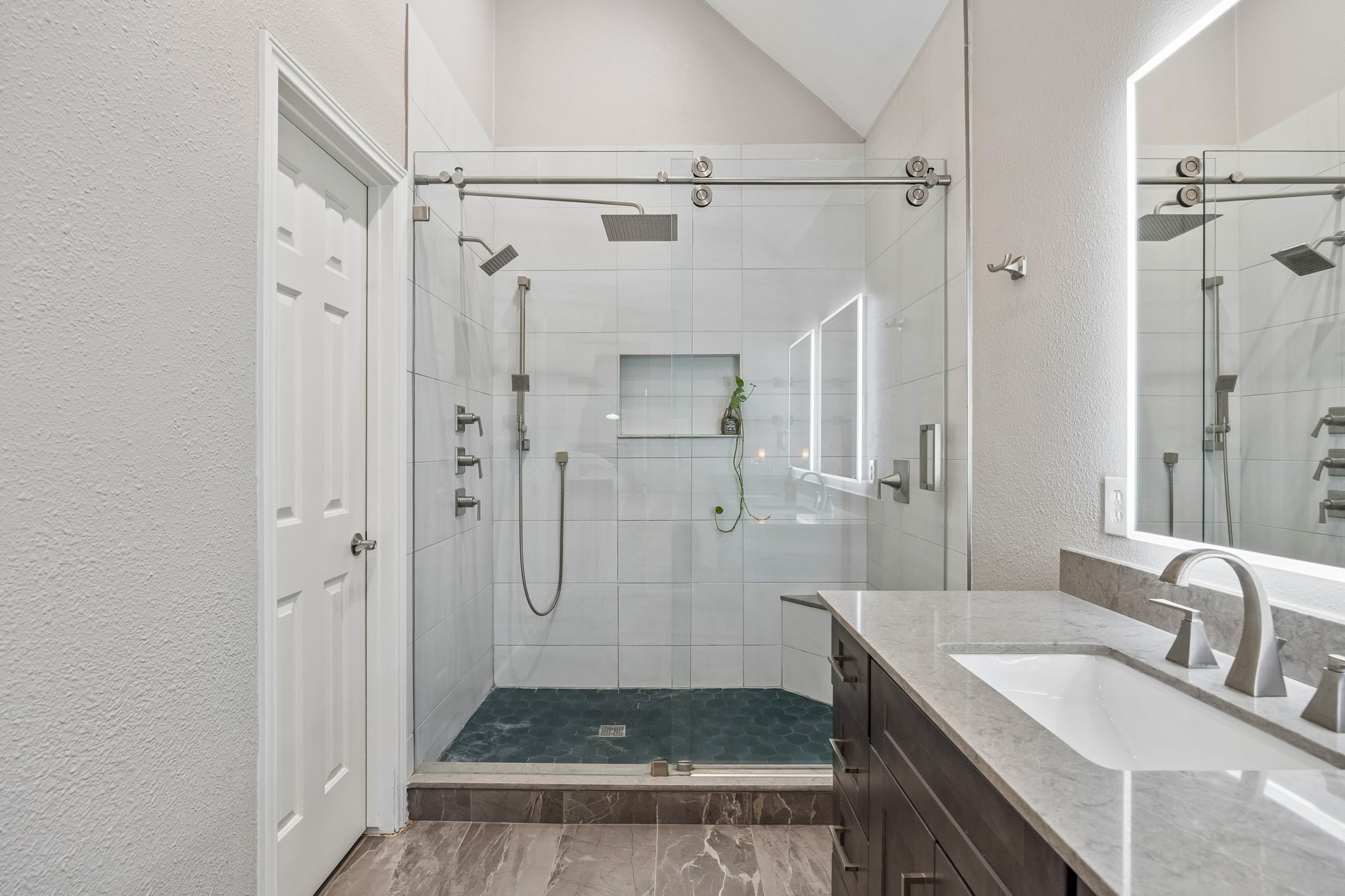 18641 Vista Del Sol Dallas TX 75287