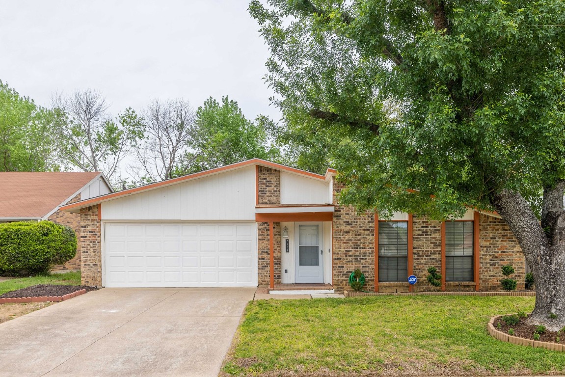 7821 Bermejo Road Fort Worth TX 76112