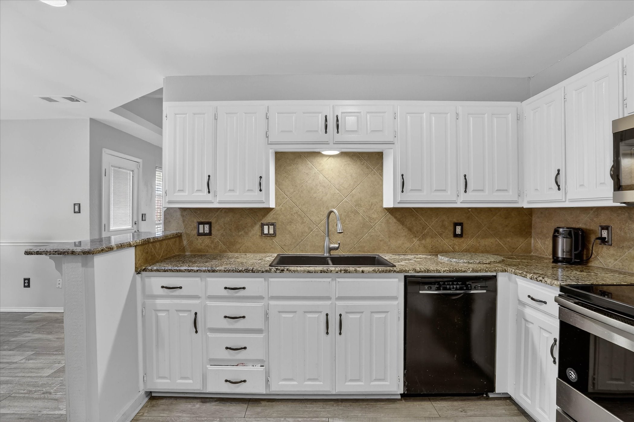 2010 Libby Lane Grand Prairie TX 75050