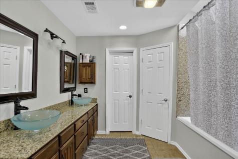2010 Libby Lane Grand Prairie TX 75050